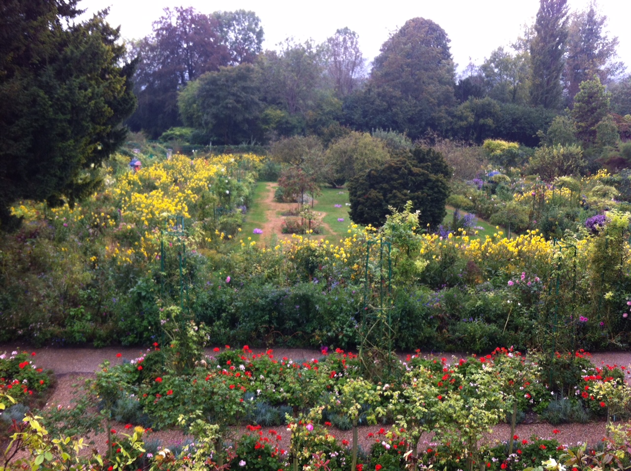 Midge's visit to gardens in France - FineGardening
